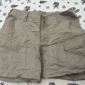 Grey Short North Face size 6